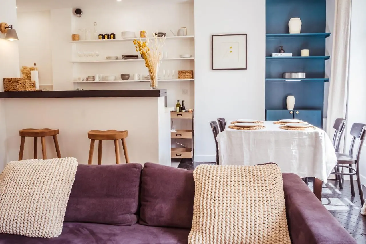 Newly Remodeled 2Bed Apt With Elevator - Mobility Lease For Students And Work Only- Minimum 30 Night Stays Parijs Appartement
