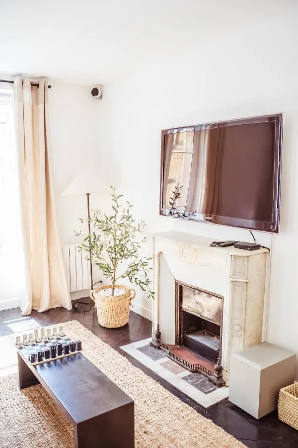 Elevate Suites: Modern 2-Bed Extended Stay for Students and Professionals Paris 0*,  France