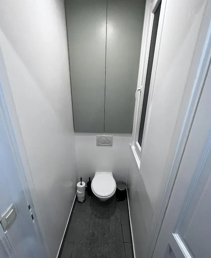 Newly Remodeled 2Bed Apt With Elevator - Mobility Lease For Students And Work Only- Minimum 30 Night Stays Parijs