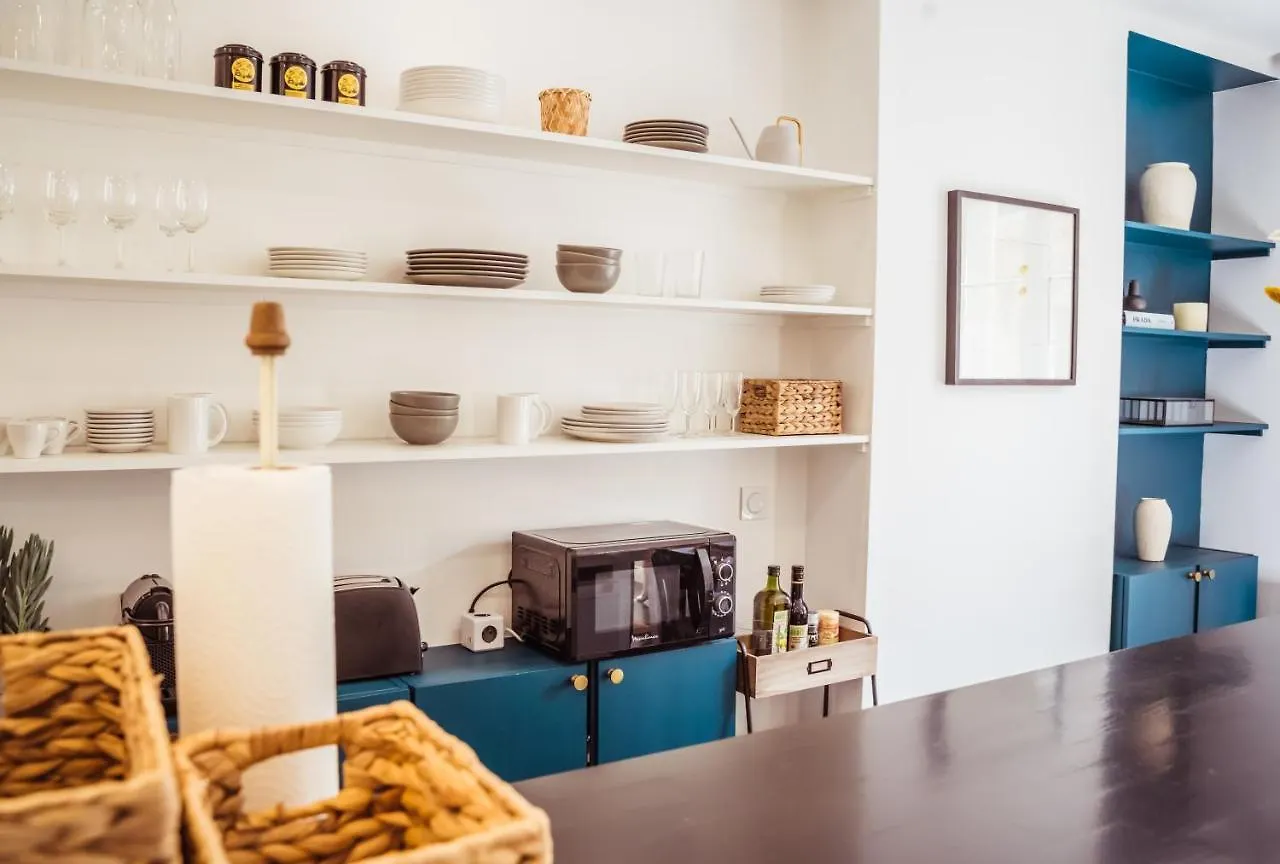 Appartement Newly Remodeled 2Bed Apt With Elevator - Mobility Lease For Students And Work Only- Minimum 30 Night Stays Parijs